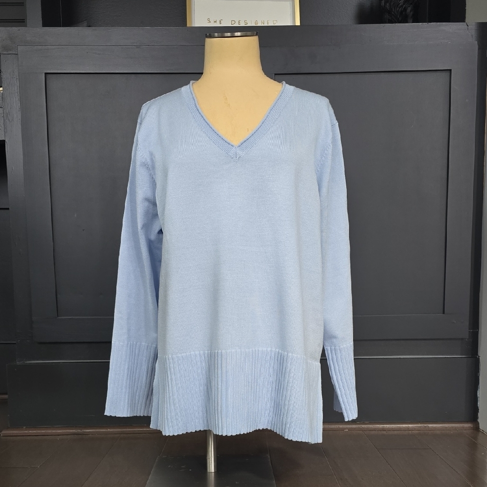 Cable & Gauge Soft Blue V-Neck Sweater